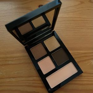 Bobbi Brown The Essential Multicolor Eye Shadow Palette in Burnished Bronze